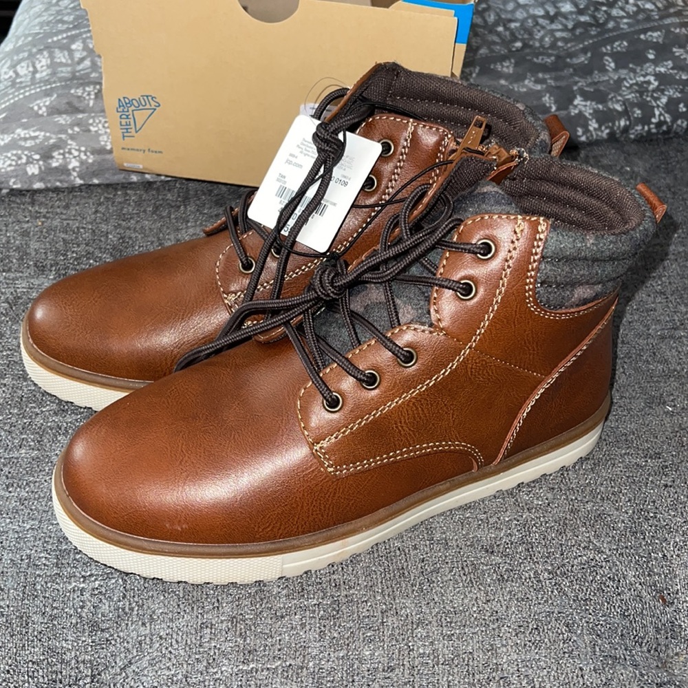 Boys sz 4 Thereabouts Connor High Top Side Zip Sneaker NEW
